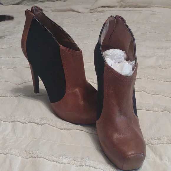 Elegant Sky High Brown and Black Women's Ankle Boots - Picture 2 of 6